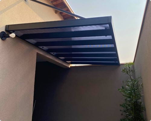 Cobertura modelo Pérgola em policarbonato alveolar UVolar 6 mm